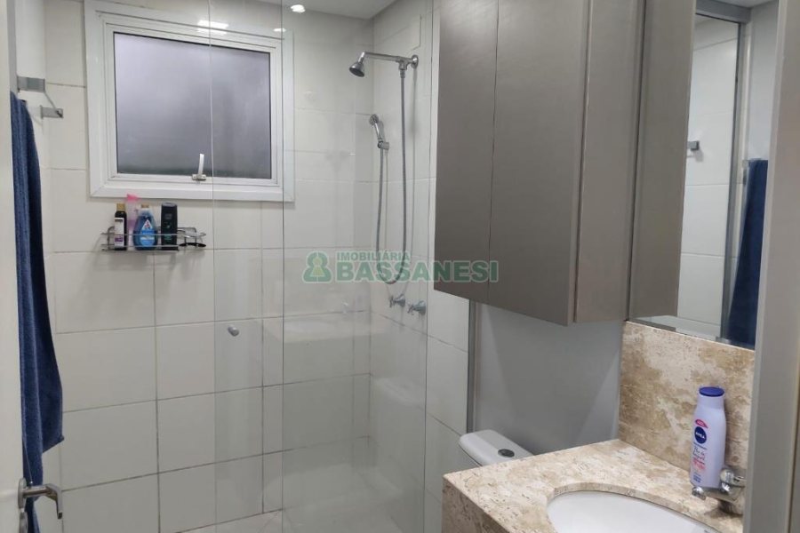 Apartamento com 63m², 2 dormitórios, 1 vaga, no bairro Petrópolis em Caxias do Sul para Comprar