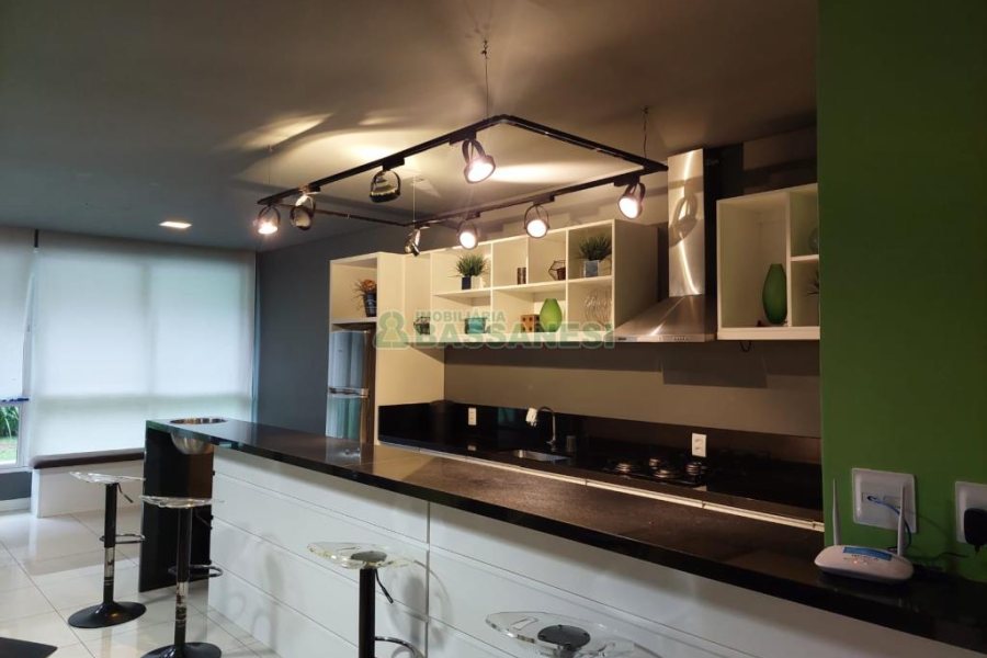 Apartamento com 63m², 2 dormitórios, 1 vaga, no bairro Petrópolis em Caxias do Sul para Comprar