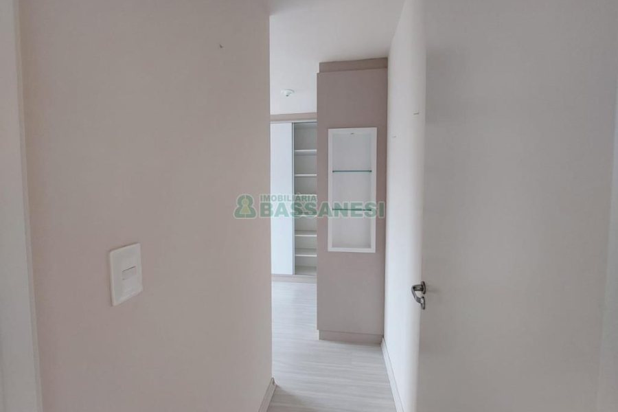 Apartamento com 65m², 2 dormitórios, 1 vaga, no bairro Santa Lúcia em Caxias do Sul para Comprar