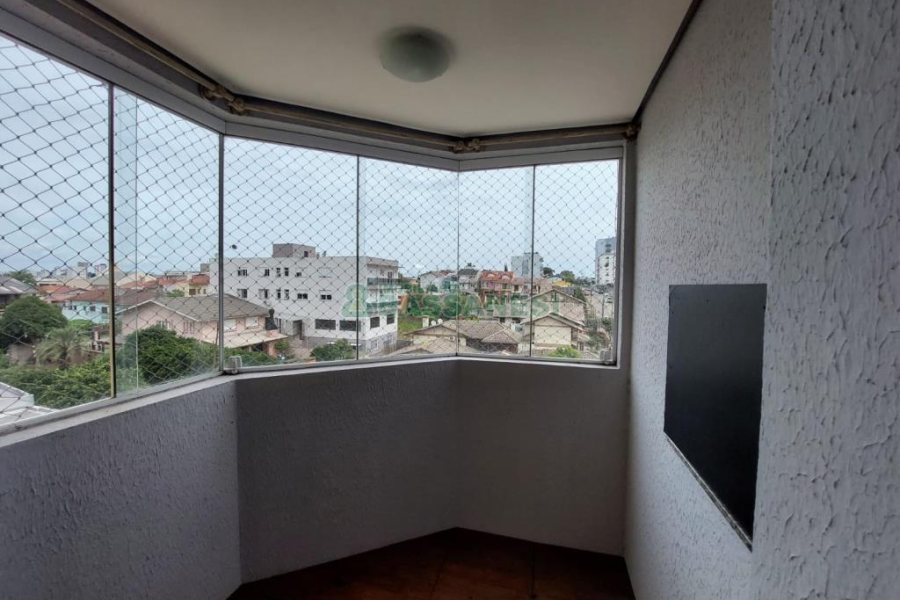 Apartamento com 65m², 2 dormitórios, 1 vaga, no bairro Santa Lúcia em Caxias do Sul para Comprar