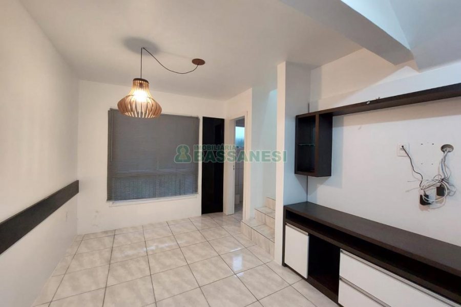 Sobrado com 92m², 2 dormitórios, 1 vaga, no bairro São Luiz em Caxias do Sul para Comprar