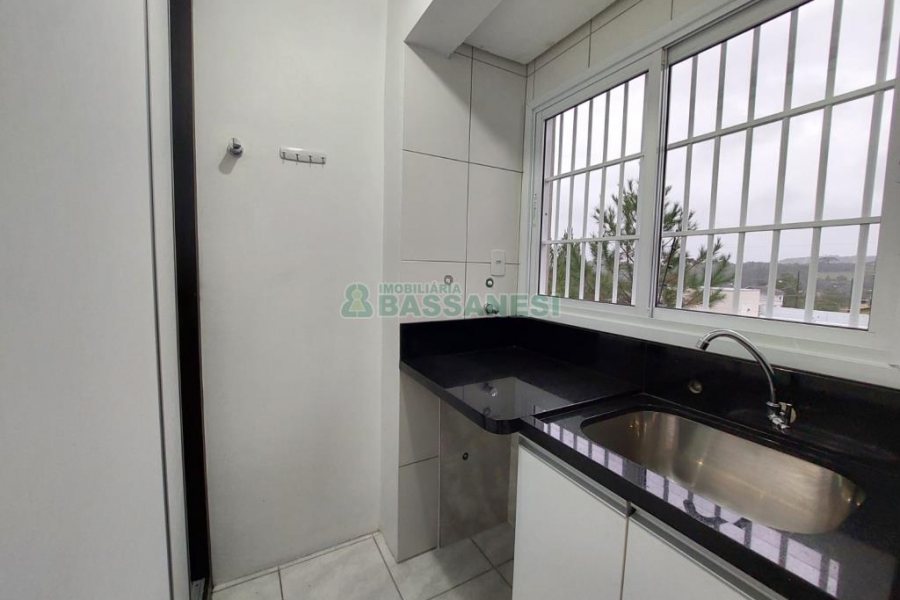 Sobrado com 92m², 2 dormitórios, 1 vaga, no bairro São Luiz em Caxias do Sul para Comprar