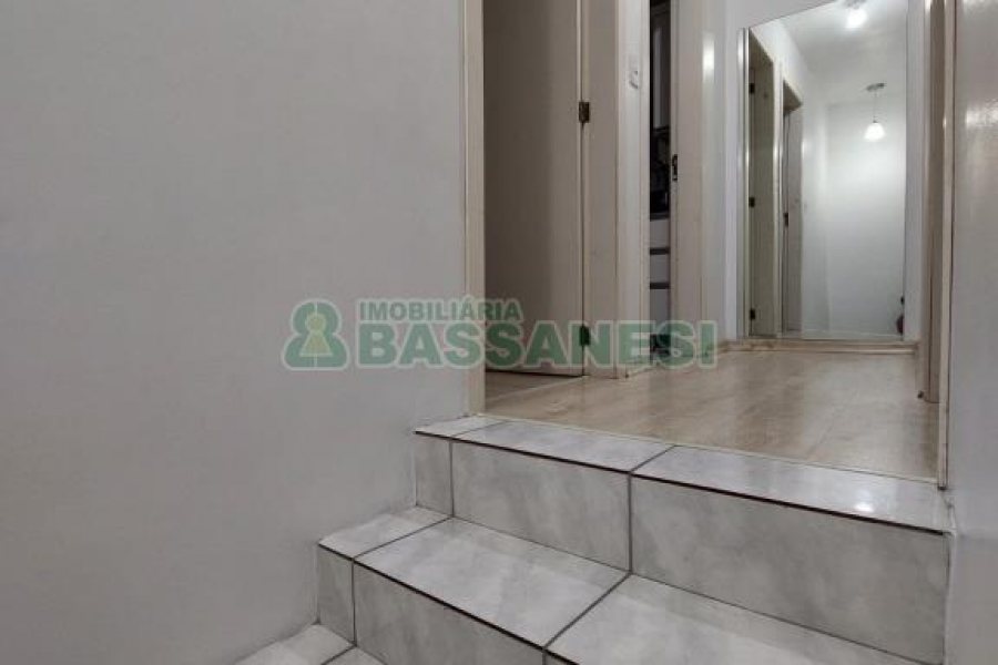 Sobrado com 92m², 2 dormitórios, 1 vaga, no bairro São Luiz em Caxias do Sul para Comprar