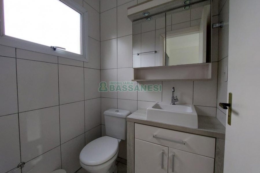 Sobrado com 92m², 2 dormitórios, 1 vaga, no bairro São Luiz em Caxias do Sul para Comprar