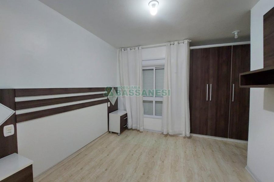 Sobrado com 92m², 2 dormitórios, 1 vaga, no bairro São Luiz em Caxias do Sul para Comprar