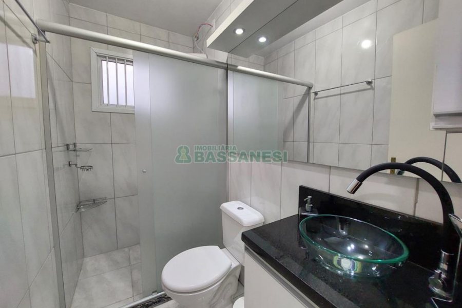 Sobrado com 92m², 2 dormitórios, 1 vaga, no bairro São Luiz em Caxias do Sul para Comprar