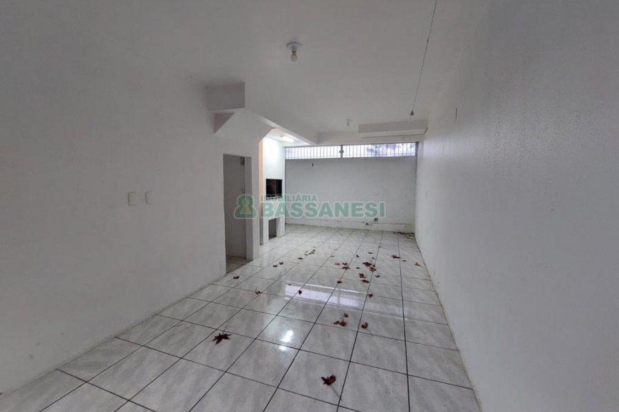 Sobrado com 92m², 2 dormitórios, 1 vaga, no bairro São Luiz em Caxias do Sul para Comprar