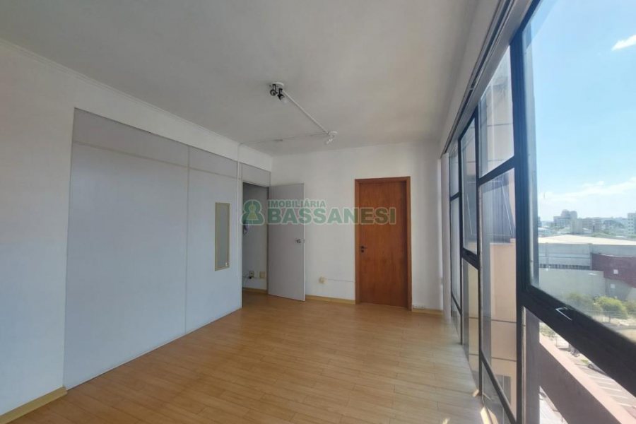 Sala com 30m², no bairro Centro em Caxias do Sul para Alugar