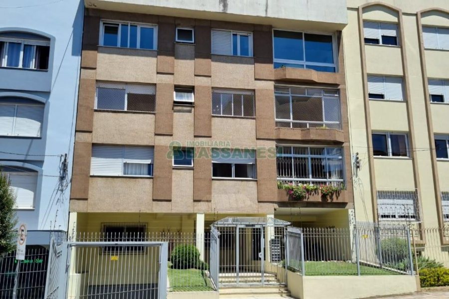 Apartamento com 115m², 3 dormitórios, 1 vaga, no bairro Medianeira em Caxias do Sul para Comprar