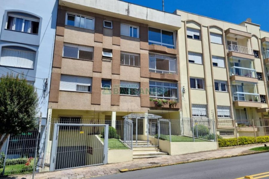 Apartamento com 115m², 3 dormitórios, 1 vaga, no bairro Medianeira em Caxias do Sul para Comprar