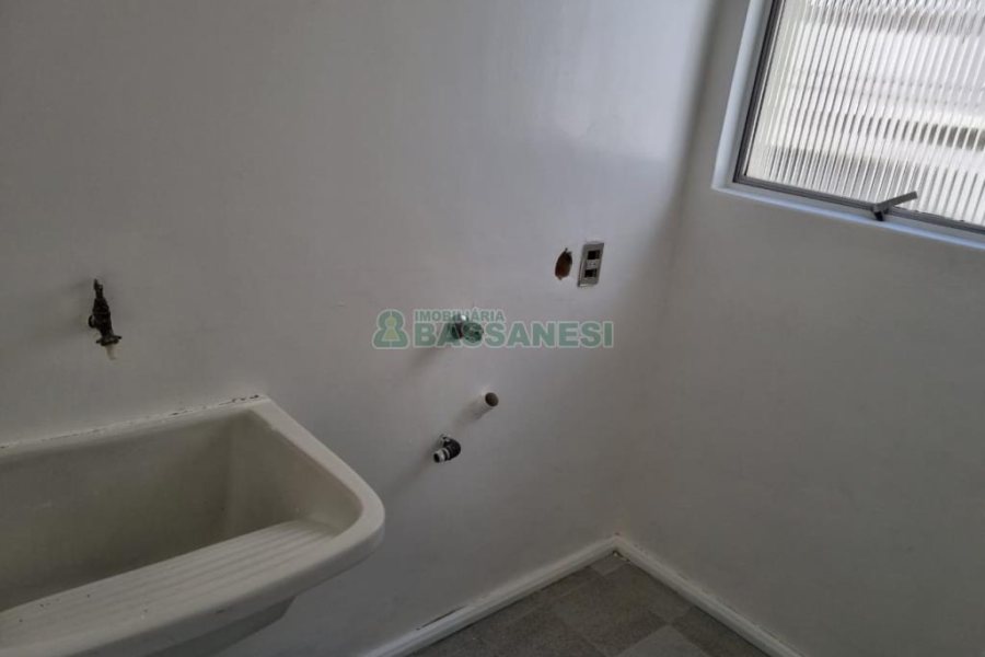 Apartamento com 115m², 3 dormitórios, 1 vaga, no bairro Medianeira em Caxias do Sul para Comprar