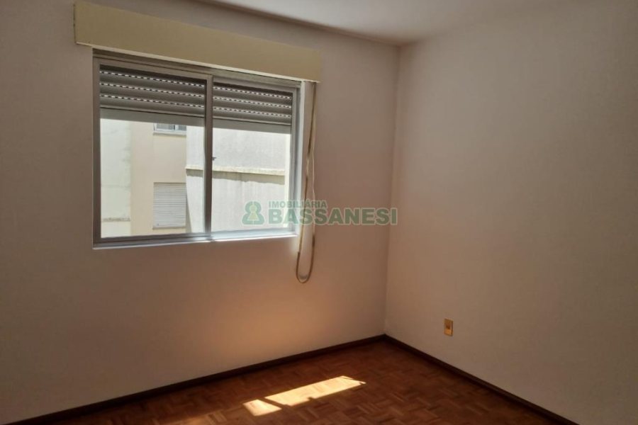 Apartamento com 115m², 3 dormitórios, 1 vaga, no bairro Medianeira em Caxias do Sul para Comprar
