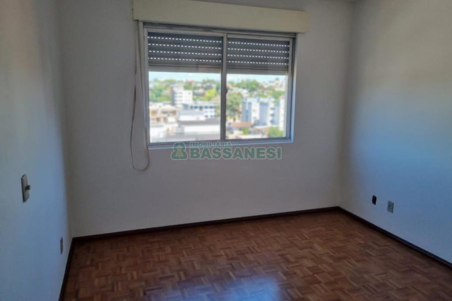 Apartamento com 115m², 3 dormitórios, 1 vaga, no bairro Medianeira em Caxias do Sul para Comprar