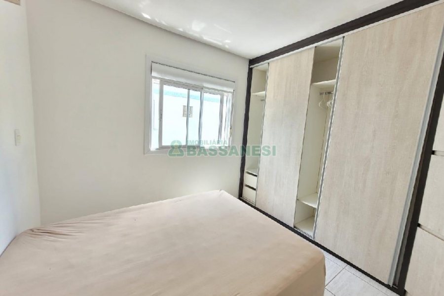 Apto Mobiliado com 38m², 1 dormitório, 1 vaga, no bairro Cruzeiro em Caxias do Sul para Comprar