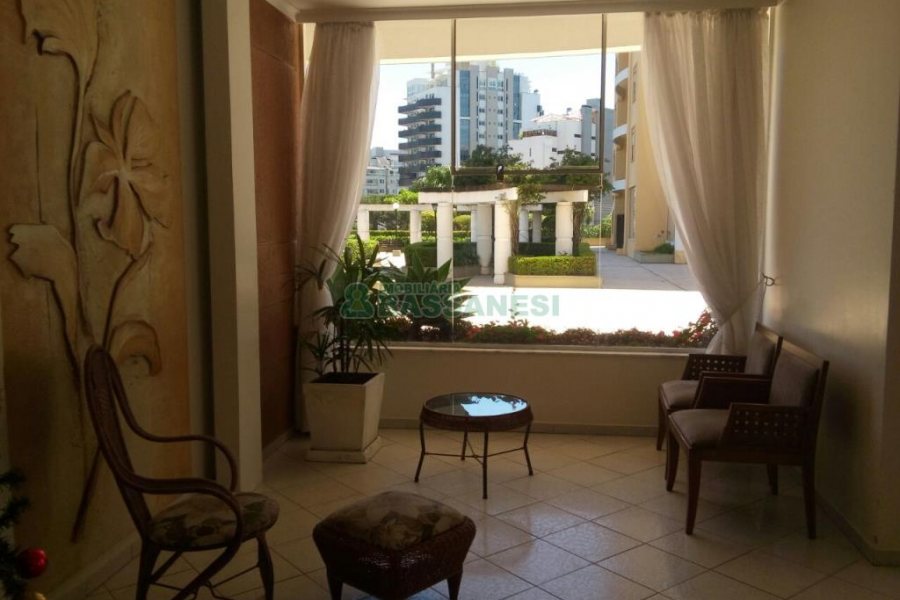 Apto Mobiliado com 95m², 3 dormitórios, 2 vagas, no bairro Rio Branco em Caxias do Sul para Comprar