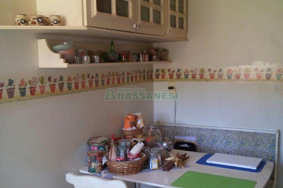 Apto Mobiliado com 95m², 3 dormitórios, 2 vagas, no bairro Rio Branco em Caxias do Sul para Comprar