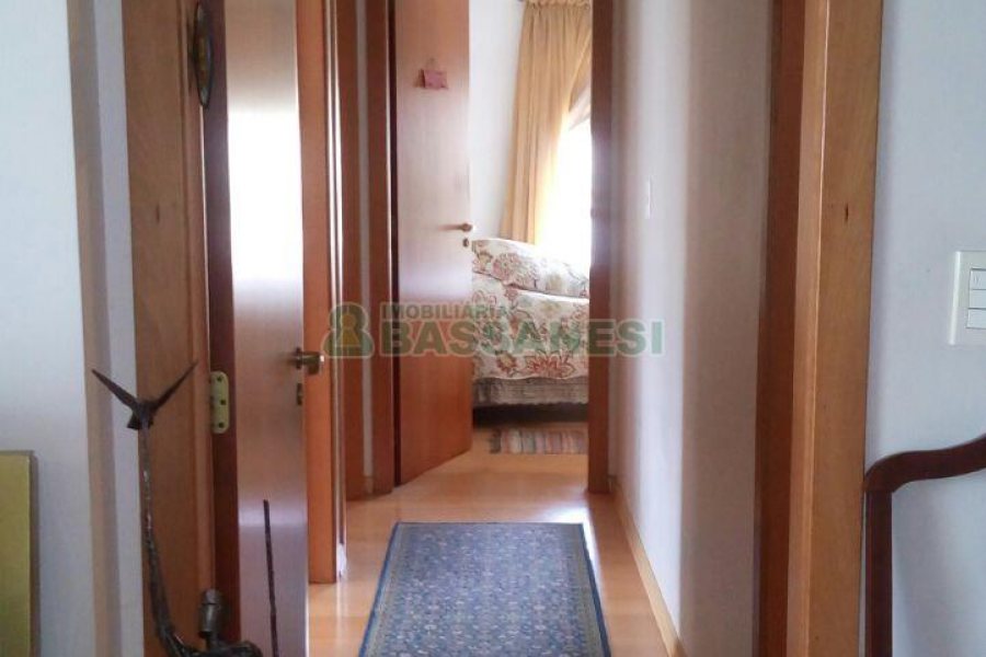 Apto Mobiliado com 95m², 3 dormitórios, 2 vagas, no bairro Rio Branco em Caxias do Sul para Comprar