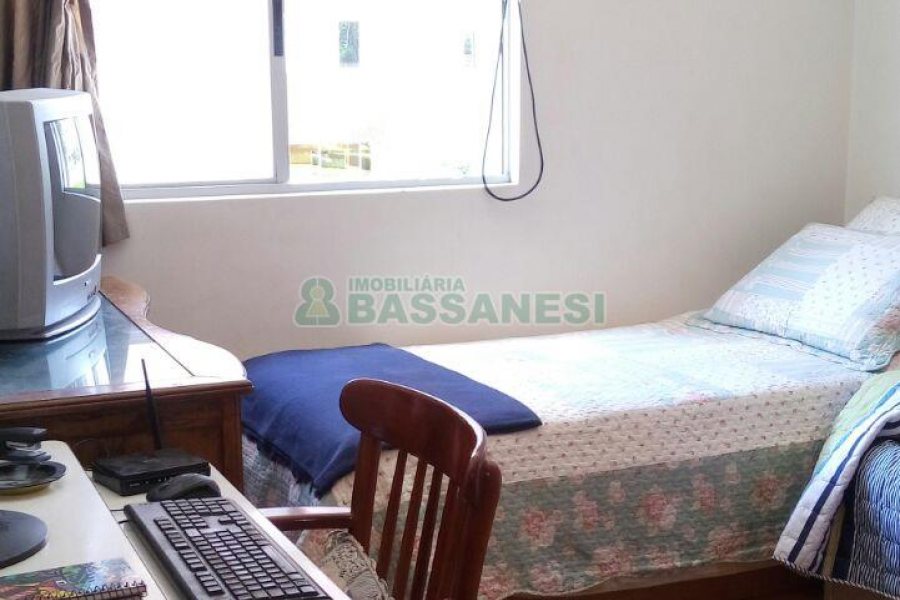 Apto Mobiliado com 95m², 3 dormitórios, 2 vagas, no bairro Rio Branco em Caxias do Sul para Comprar