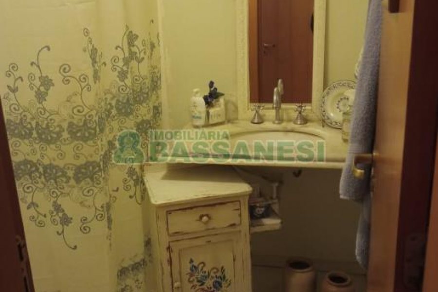 Apto Mobiliado com 95m², 3 dormitórios, 2 vagas, no bairro Rio Branco em Caxias do Sul para Comprar