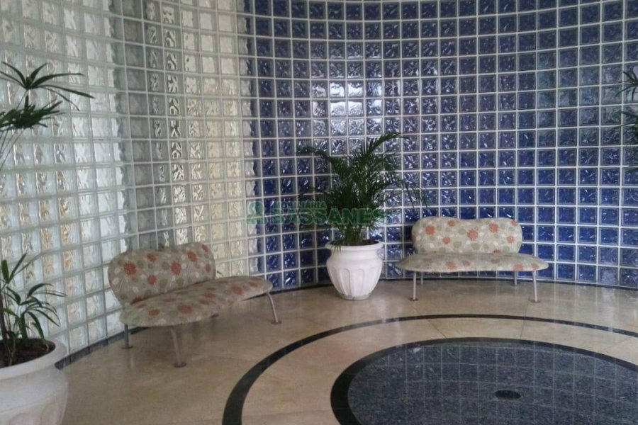 Apto Mobiliado com 95m², 3 dormitórios, 2 vagas, no bairro Rio Branco em Caxias do Sul para Comprar