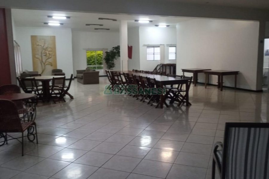 Apto Mobiliado com 95m², 3 dormitórios, 2 vagas, no bairro Rio Branco em Caxias do Sul para Comprar