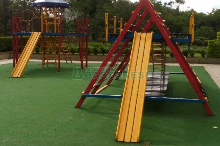 Apto Mobiliado com 95m², 3 dormitórios, 2 vagas, no bairro Rio Branco em Caxias do Sul para Comprar