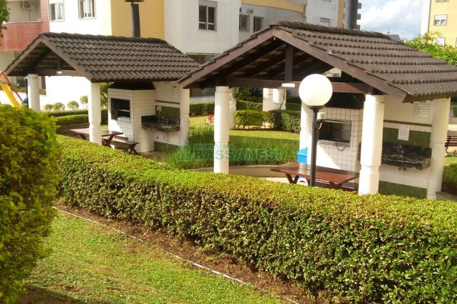 Apto Mobiliado com 95m², 3 dormitórios, 2 vagas, no bairro Rio Branco em Caxias do Sul para Comprar