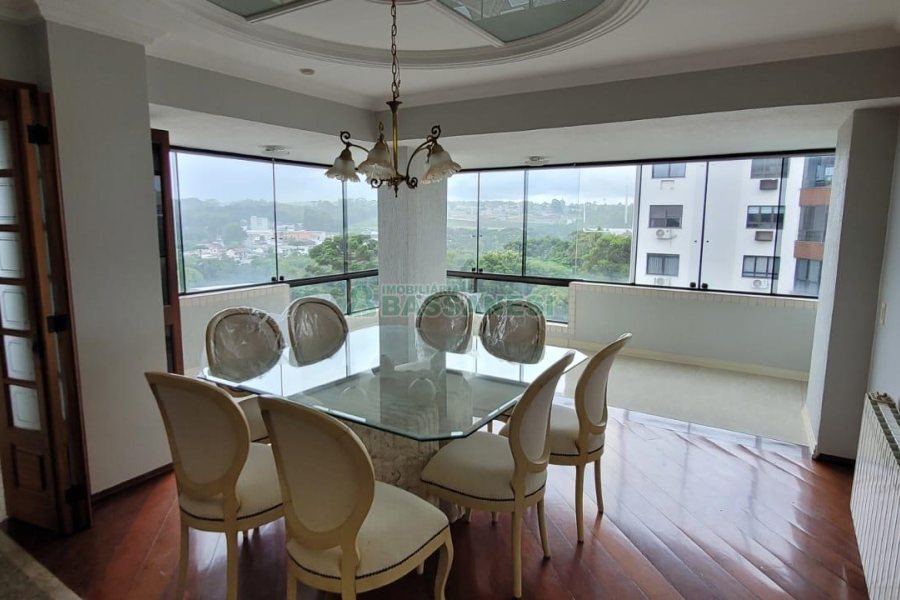 Apartamento com 221m², 3 dormitórios, 2 vagas, no bairro Jardim América em Caxias do Sul para Comprar