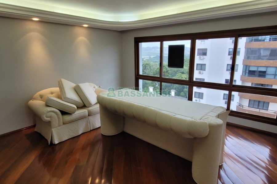 Apartamento com 221m², 3 dormitórios, 2 vagas, no bairro Jardim América em Caxias do Sul para Comprar