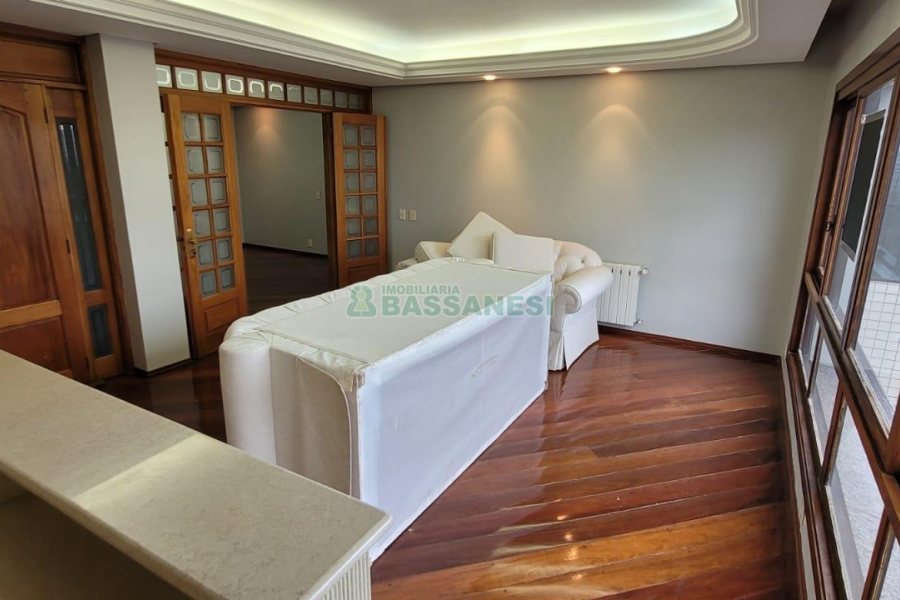 Apartamento com 221m², 3 dormitórios, 2 vagas, no bairro Jardim América em Caxias do Sul para Comprar
