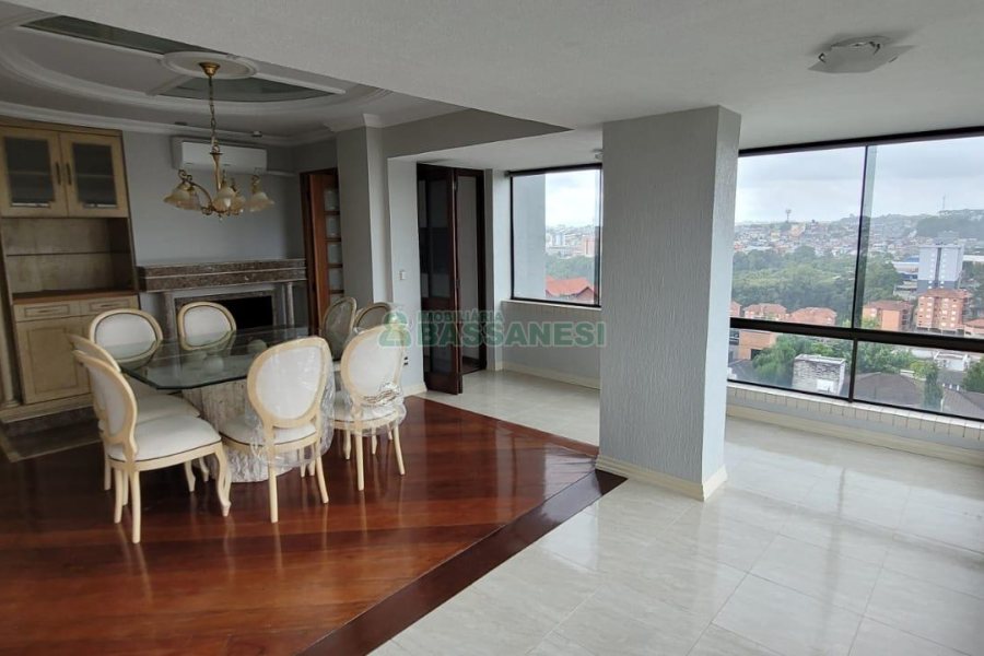 Apartamento com 221m², 3 dormitórios, 2 vagas, no bairro Jardim América em Caxias do Sul para Comprar