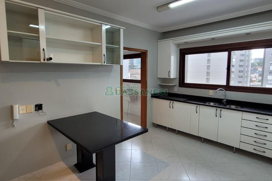 Apartamento com 221m², 3 dormitórios, 2 vagas, no bairro Jardim América em Caxias do Sul para Comprar