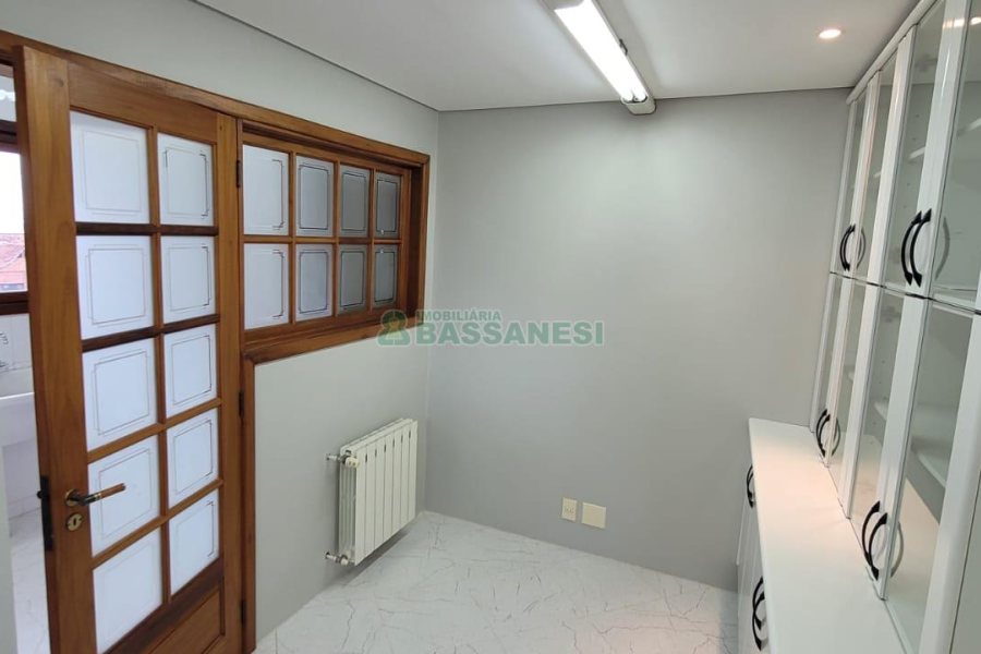 Apartamento com 221m², 3 dormitórios, 2 vagas, no bairro Jardim América em Caxias do Sul para Comprar