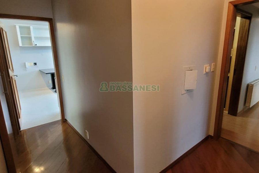 Apartamento com 221m², 3 dormitórios, 2 vagas, no bairro Jardim América em Caxias do Sul para Comprar