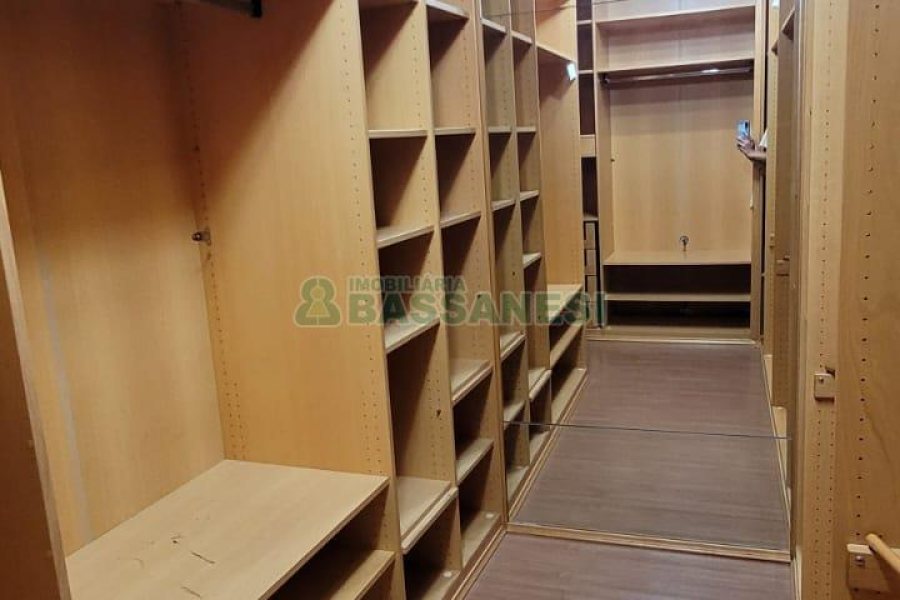 Apartamento com 221m², 3 dormitórios, 2 vagas, no bairro Jardim América em Caxias do Sul para Comprar