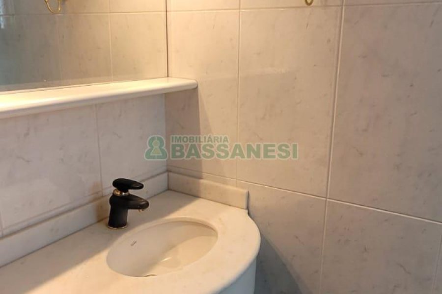 Apartamento com 221m², 3 dormitórios, 2 vagas, no bairro Jardim América em Caxias do Sul para Comprar