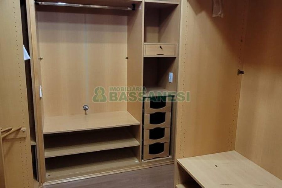 Apartamento com 221m², 3 dormitórios, 2 vagas, no bairro Jardim América em Caxias do Sul para Comprar