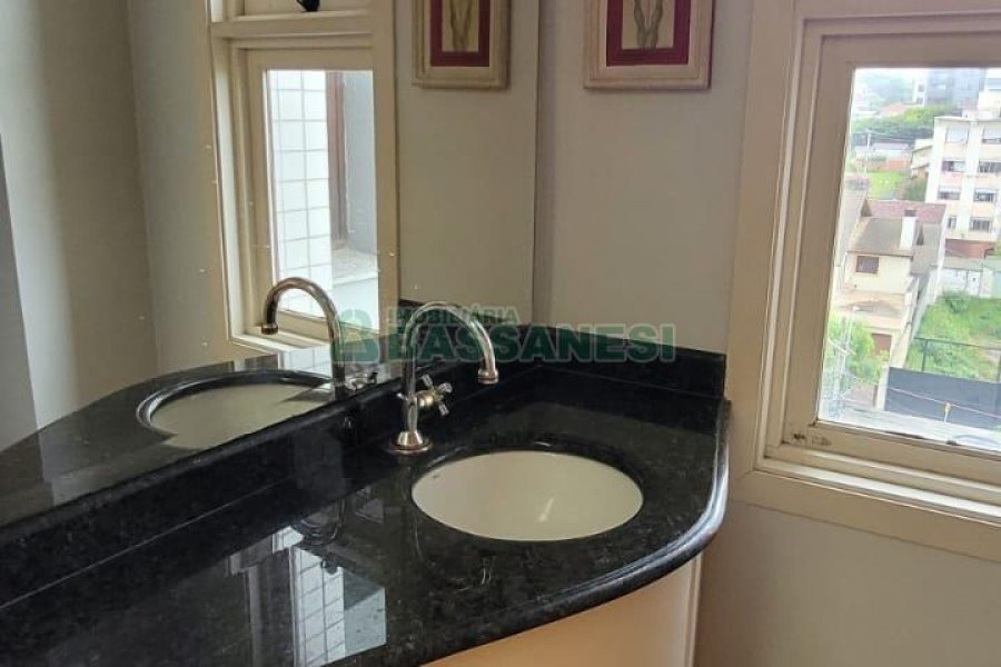 Apartamento com 221m², 3 dormitórios, 2 vagas, no bairro Jardim América em Caxias do Sul para Comprar