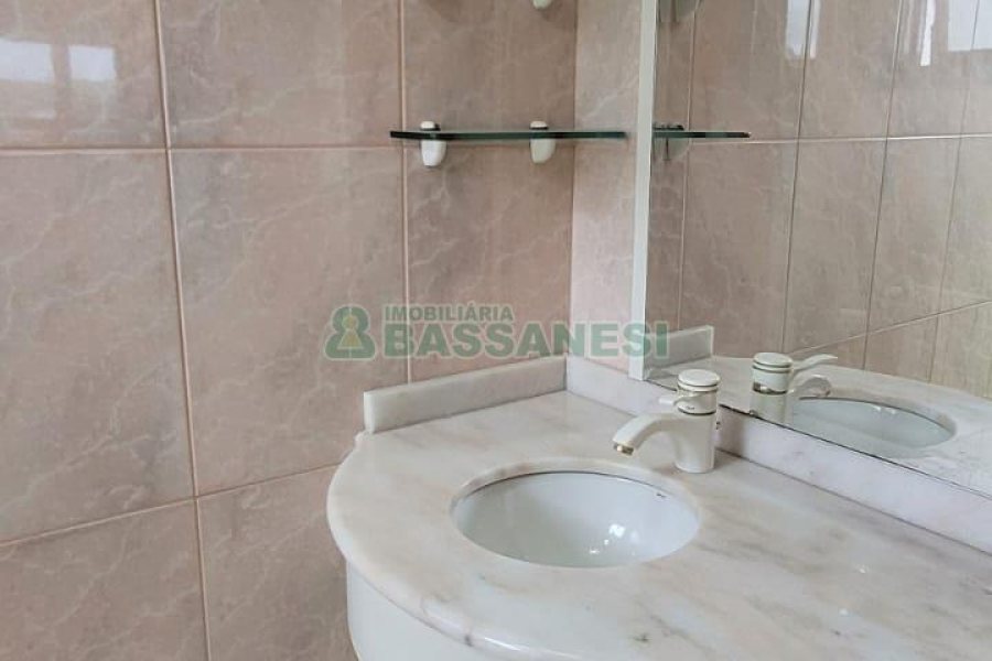Apartamento com 221m², 3 dormitórios, 2 vagas, no bairro Jardim América em Caxias do Sul para Comprar