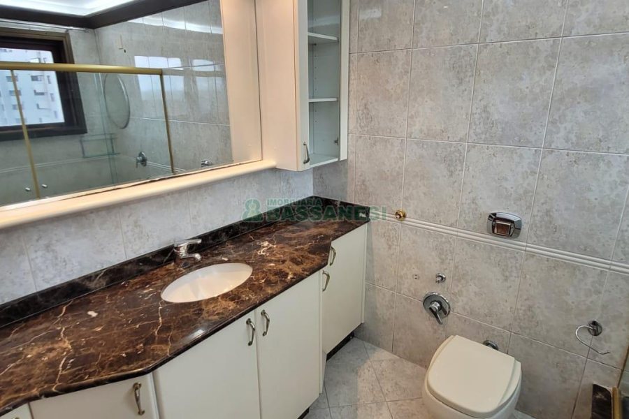 Apartamento com 221m², 3 dormitórios, 2 vagas, no bairro Jardim América em Caxias do Sul para Comprar