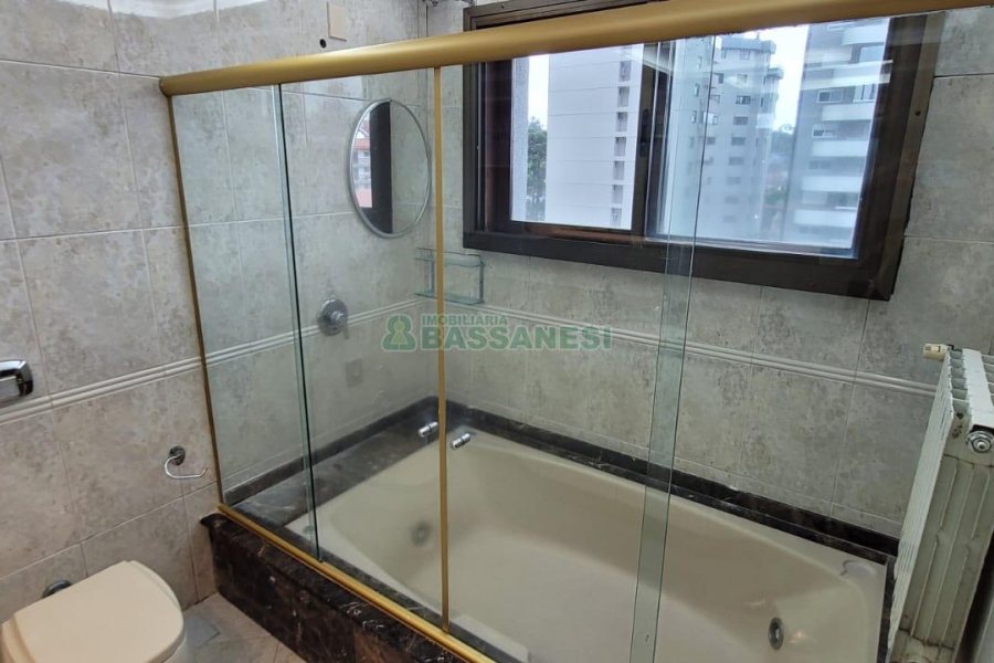 Apartamento com 221m², 3 dormitórios, 2 vagas, no bairro Jardim América em Caxias do Sul para Comprar