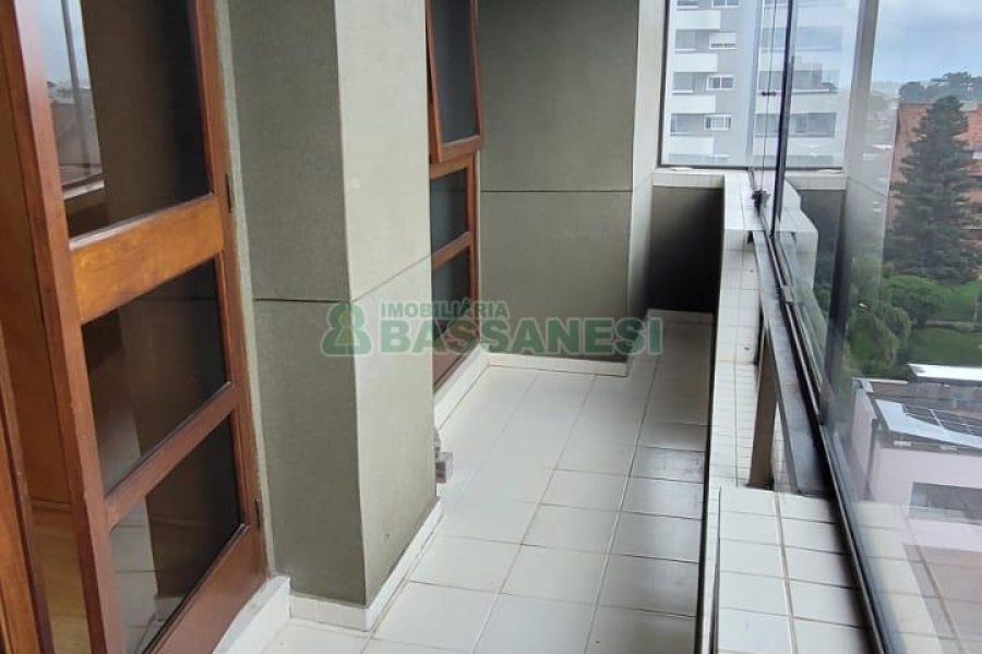 Apartamento com 221m², 3 dormitórios, 2 vagas, no bairro Jardim América em Caxias do Sul para Comprar