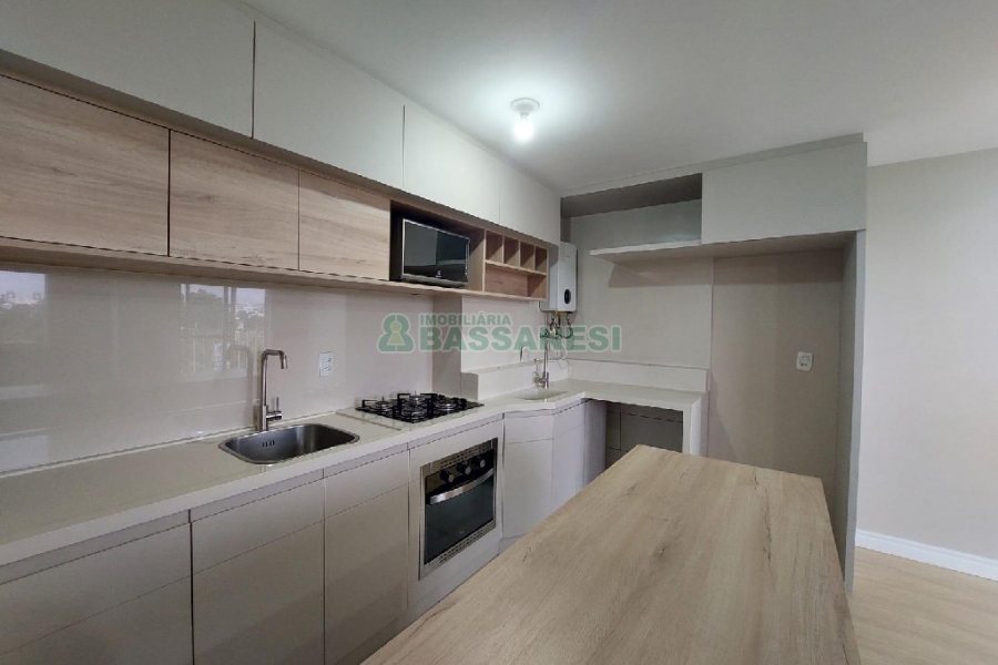 Apartamento com 42m², 1 dormitório, 2 vagas, no bairro Petrópolis em Caxias do Sul para Alugar