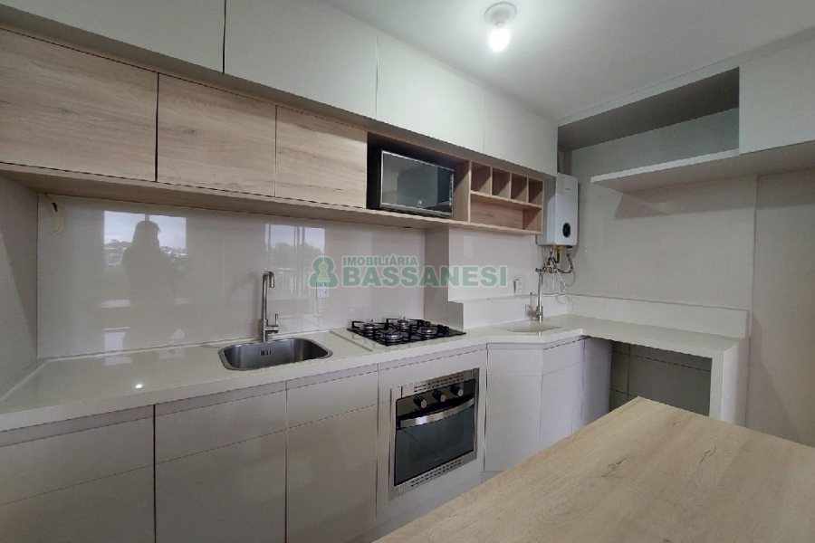 Apartamento com 42m², 1 dormitório, 2 vagas, no bairro Petrópolis em Caxias do Sul para Alugar