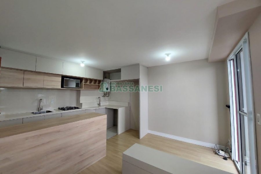 Apartamento com 42m², 1 dormitório, 2 vagas, no bairro Petrópolis em Caxias do Sul para Alugar
