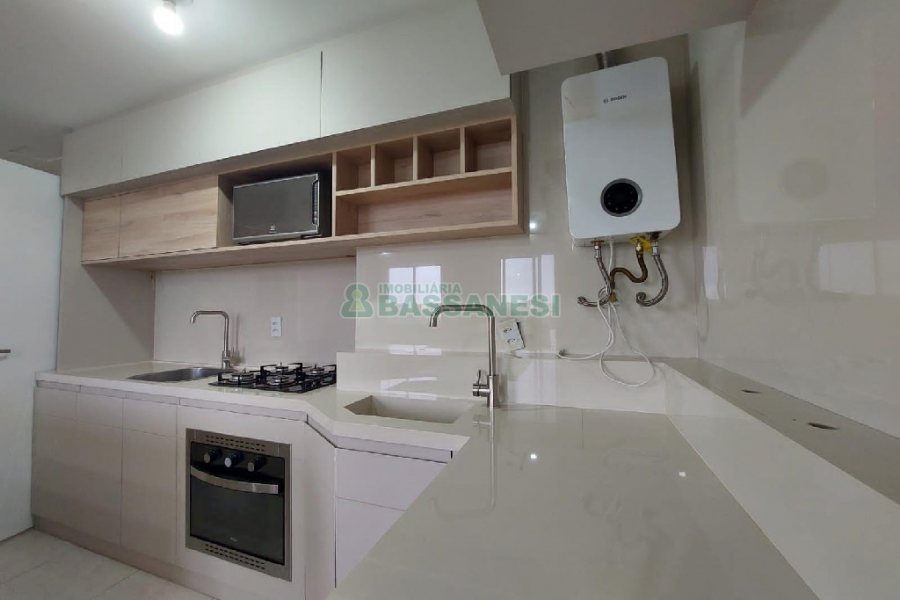 Apartamento com 42m², 1 dormitório, 2 vagas, no bairro Petrópolis em Caxias do Sul para Alugar