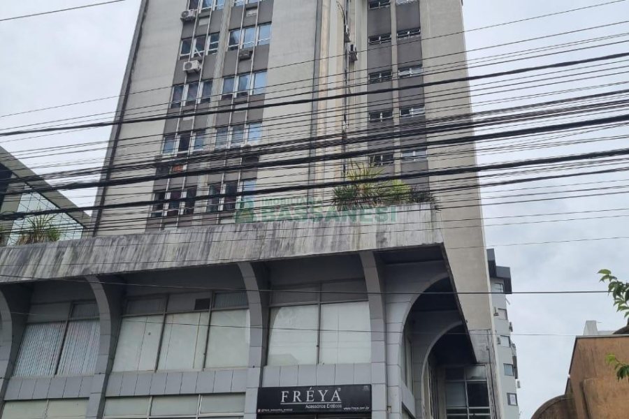Sala com 33m², no bairro Centro em Caxias do Sul para Alugar ou Comprar