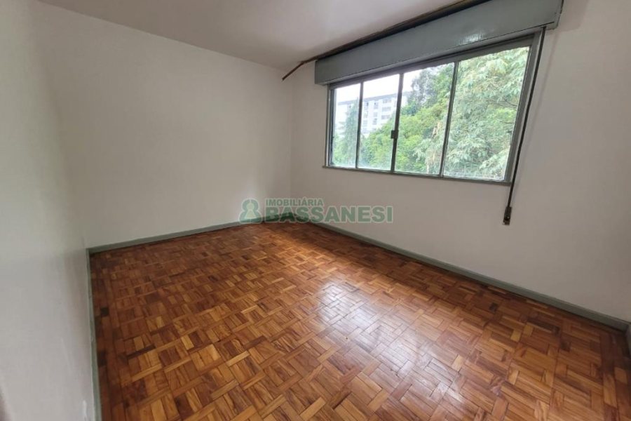Casa com 200m², 5 dormitórios, 2 vagas, no bairro Marechal Floriano em Caxias do Sul para Comprar