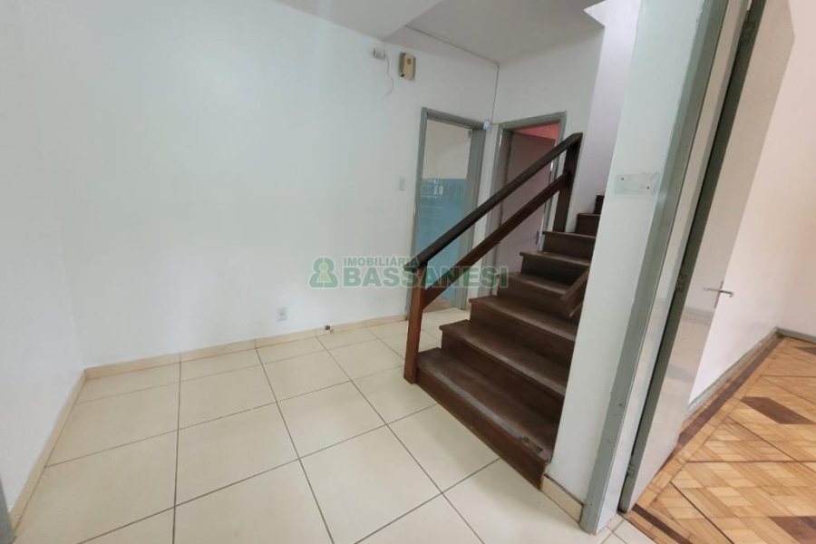 Casa com 200m², 5 dormitórios, 2 vagas, no bairro Marechal Floriano em Caxias do Sul para Comprar