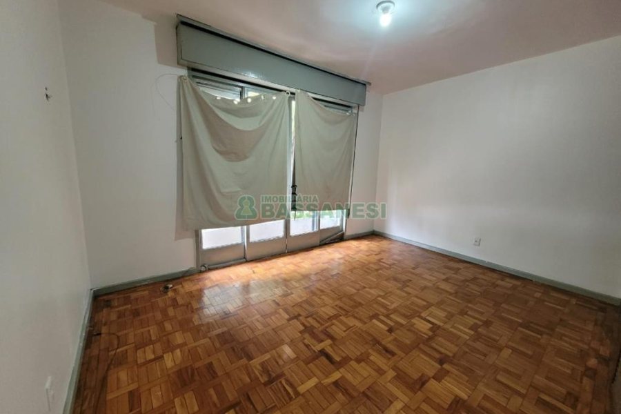 Casa com 200m², 5 dormitórios, 2 vagas, no bairro Marechal Floriano em Caxias do Sul para Comprar